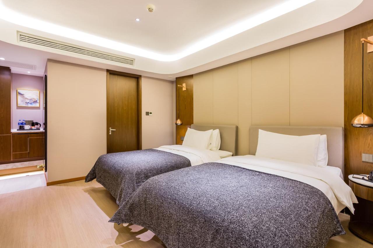 Yitel Collection 4*