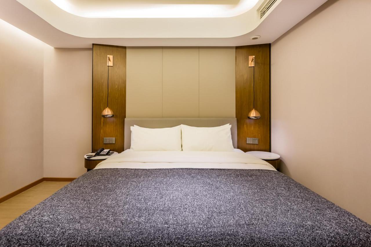 Yitel Collection 4*